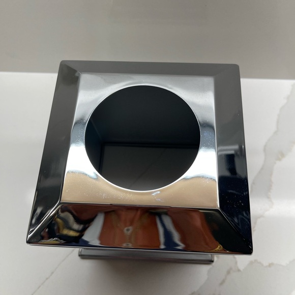 Square Kleenex box cover silver like new - Picture 9 of 10
